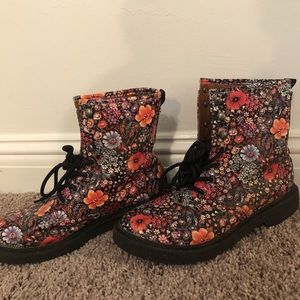 SOLD Flower Boots Similar to Dr. Martins